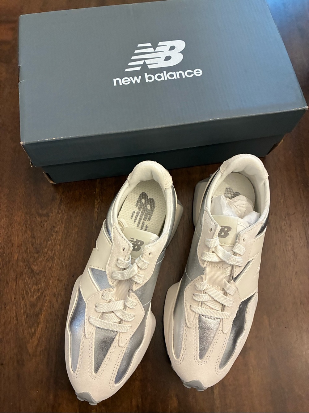 New Balance 327 Sneakers Silver Metallic Sea Salt Women’s 7 Shoes WS327GLA New - Picture 4 of 6